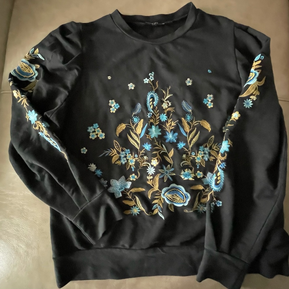 Anthro Drew Embroidered Sweatshirt. Size Large